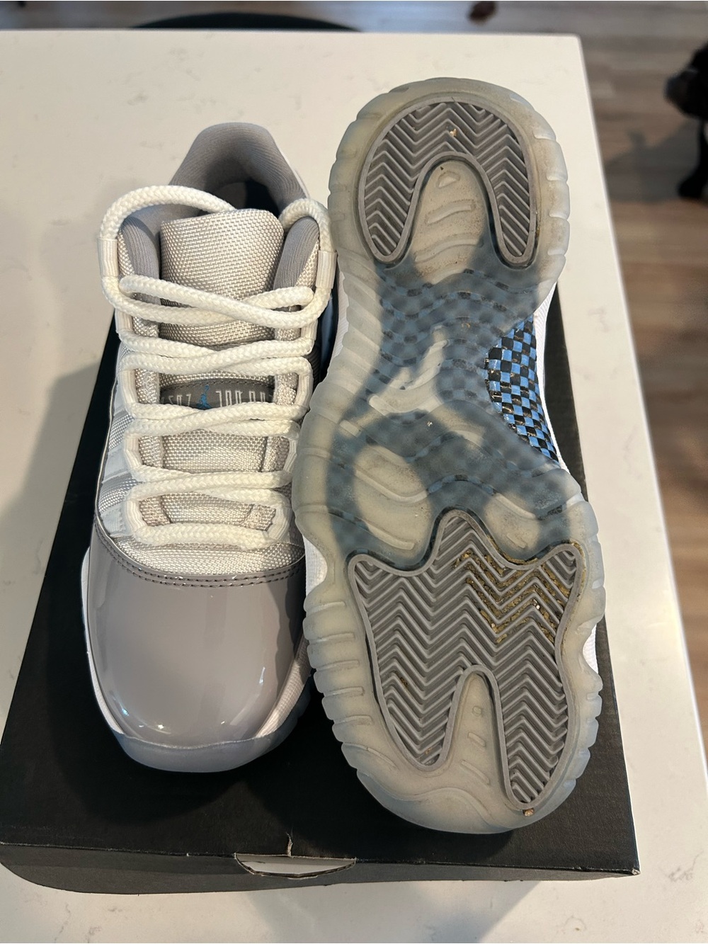 Jordan Air Retro 11 Low GS in White and Gray - Picture 4 of 5